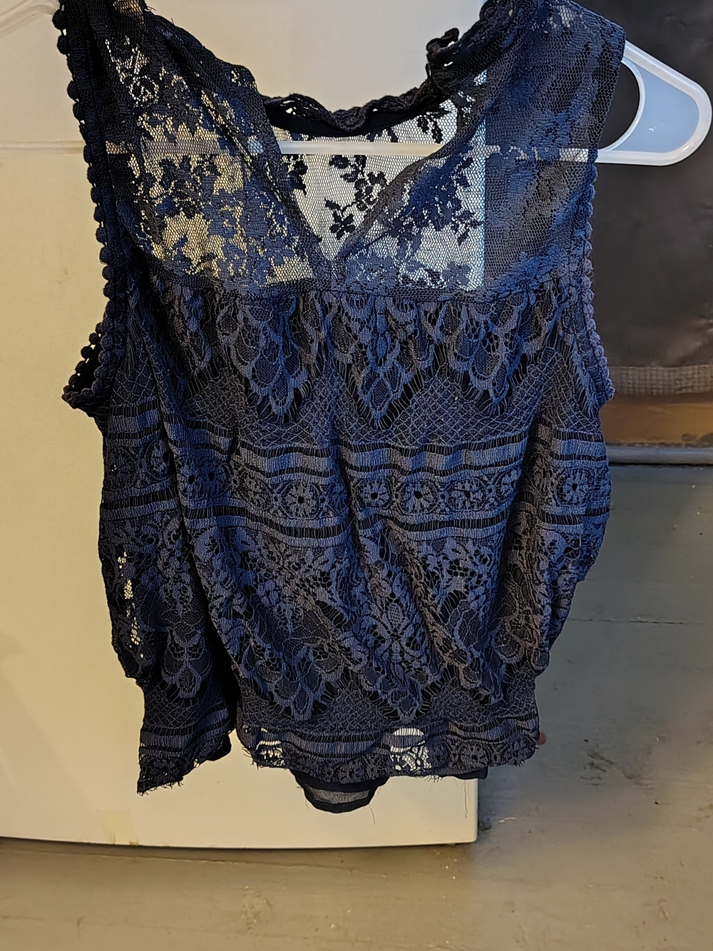 Source Unknown Navy Lace Sleeveless Camisole Top